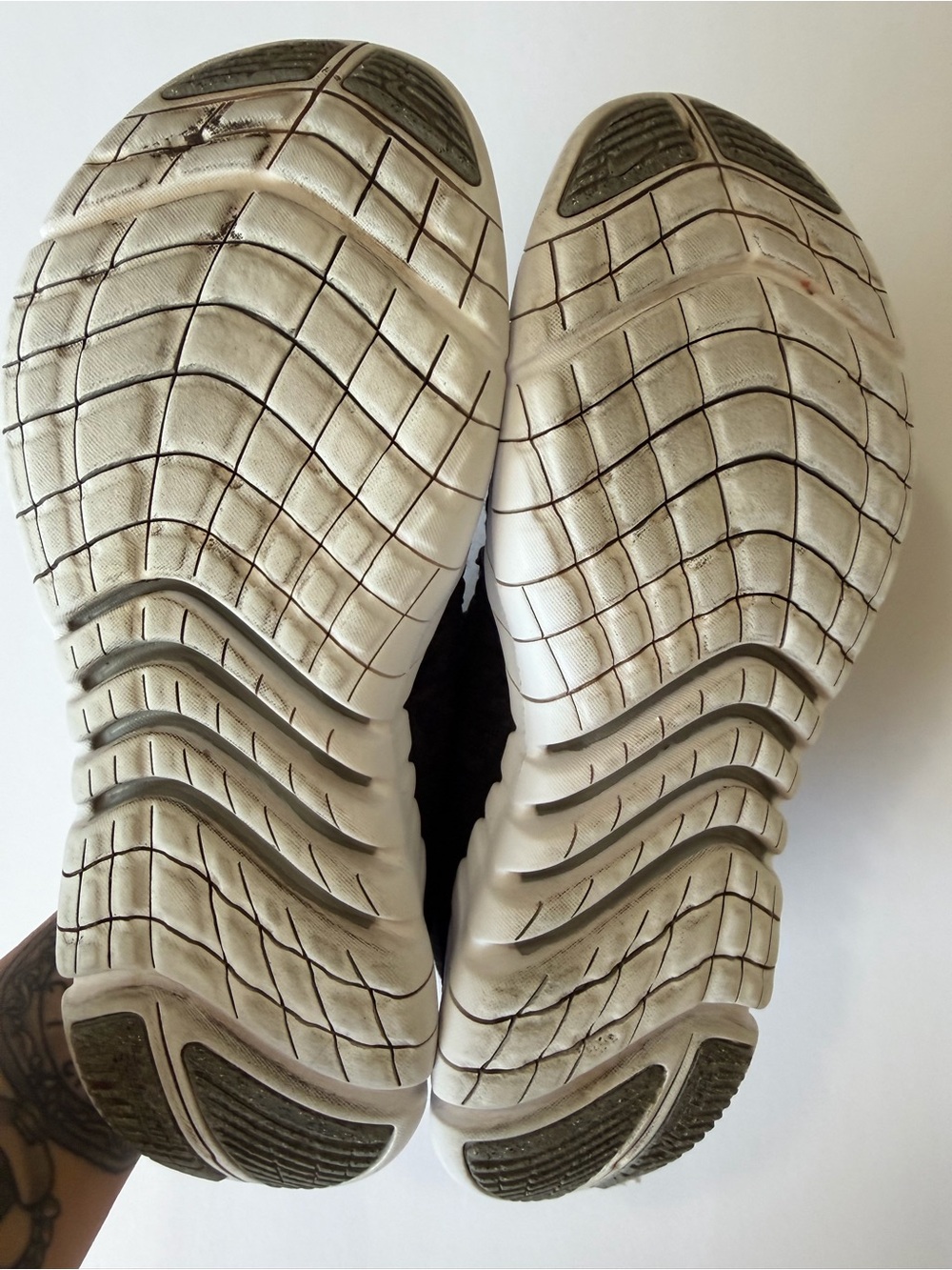 Nike Free Run 5.0 Women’s Size 6 Black White Running Shoes CZ1891-001 - Picture 3 of 8